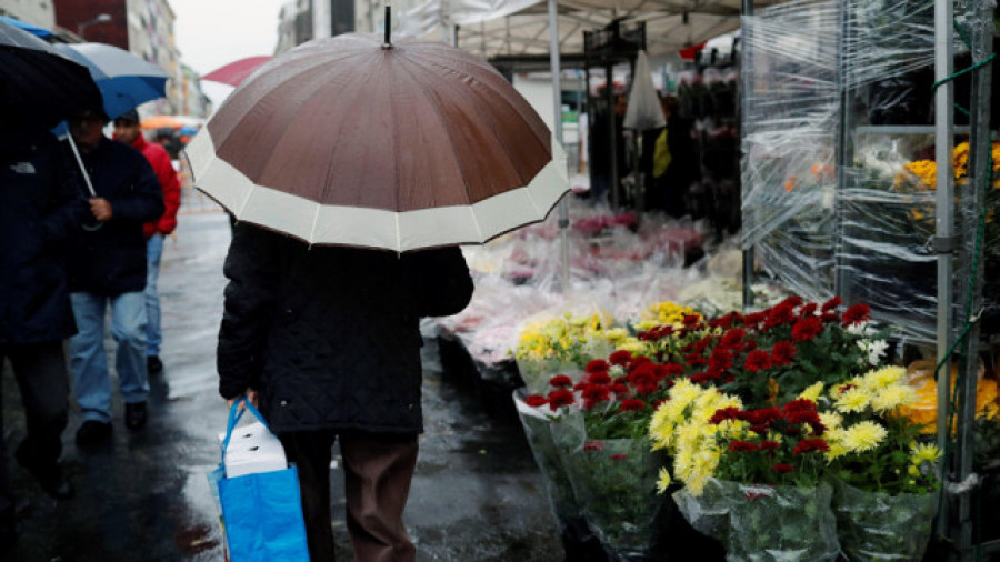 Una profunda borrasca dejará lluvias el sábado en Galicia