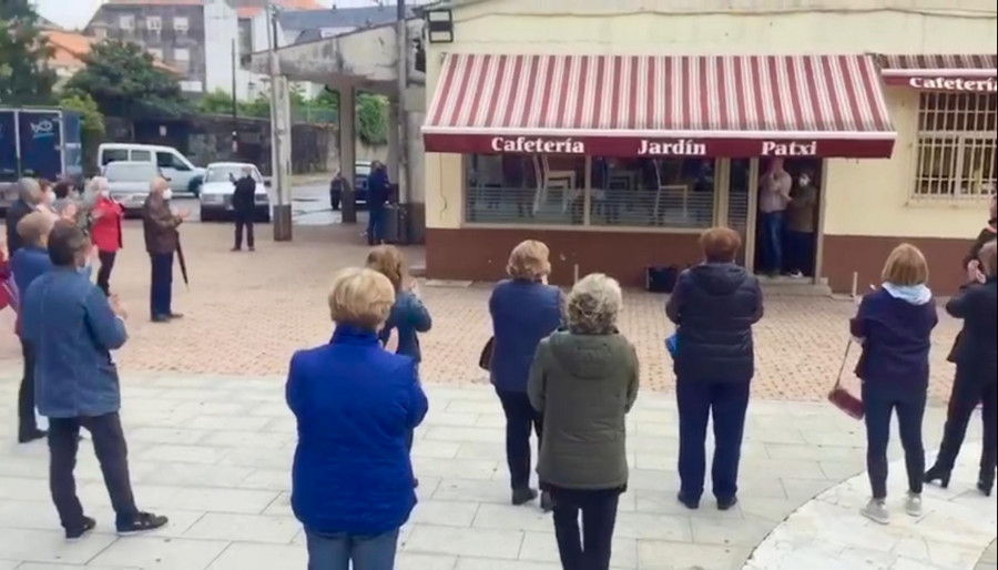 Vecinos de Vilanova muestran su apoyo al sacristán acusado de supuestos robos en la iglesia