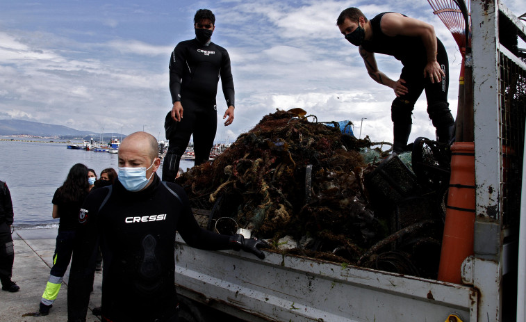 Los fondos marinos de Areoso volverán a acoger una nueva jornada de limpieza con submarinistas