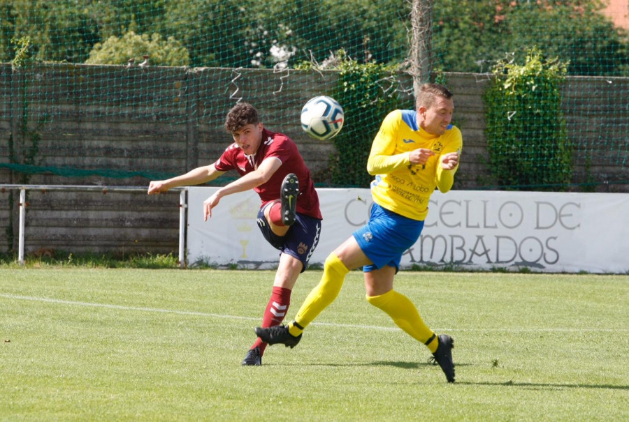 El CJ Cambados  cae ante un eficaz Pontevedra B