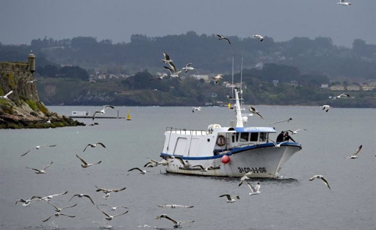 Feijóo avanza que la vacunación a marineros gallegos comenzará 