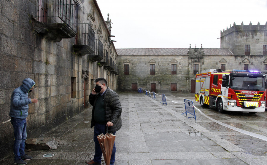 Cambados dará traslado a la Dirección Xeral de Patrimonio de la caída de parte de un balcón del pazo de Fefiñáns