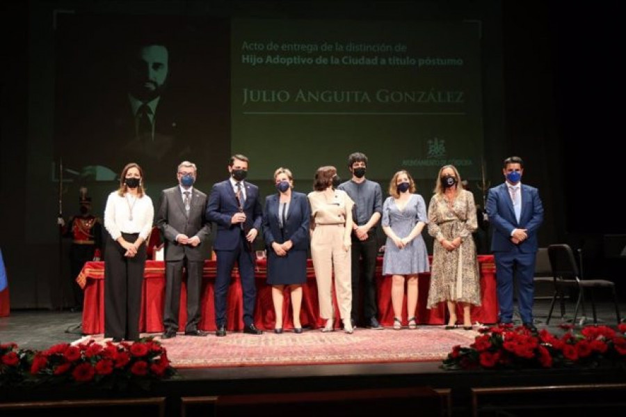 La familia de Julio Anguita recuerda "sus sueños" con Córdoba al ser nombrado Hijo Adoptivo al año de su muerte