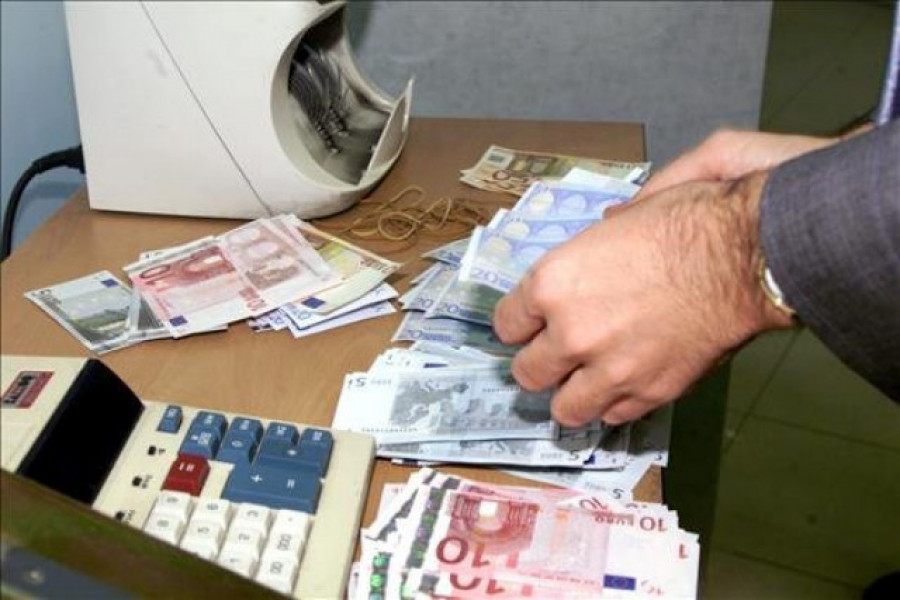 La Unión Europea estudia poner un tope de 10.000 euros para las compras en efectivo