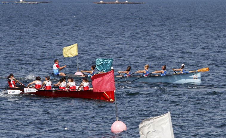 Cabo mete a sus tres barcos en las finales del Campeonato Gallego de trainerillas en Rianxo