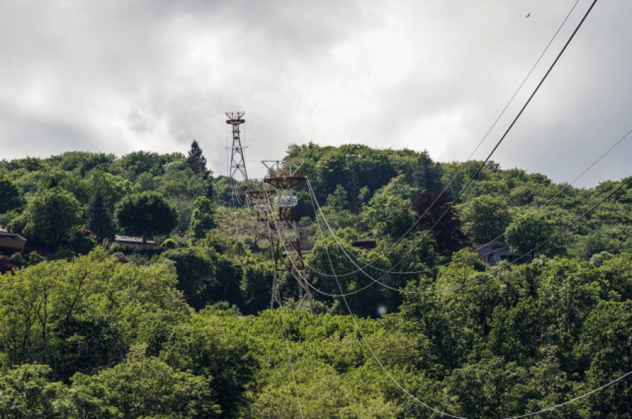 Ascienden a 13 los muertos en el accidente de una cabina de teleférico en Italia