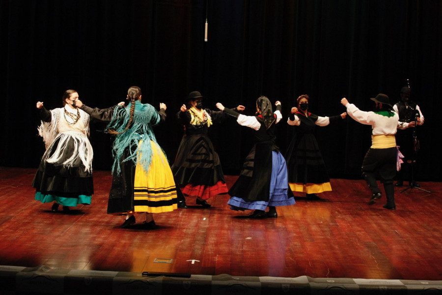 El Encontro Folclórico de Santa Rita pone el broche tradicional a cuatro días de fiestas