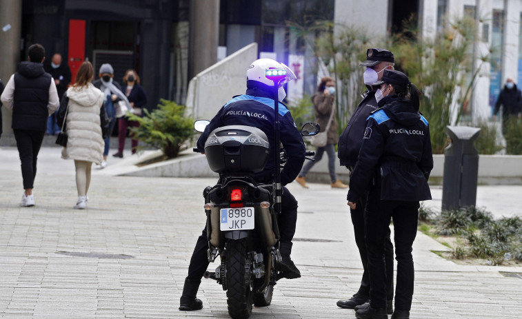 La Policía Local detiene por resistencia al presunto organizador de una fiesta ilegal