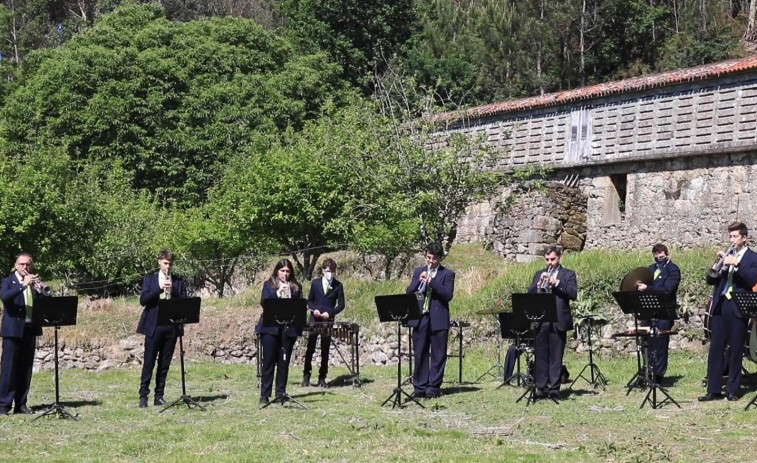 La Banda da Escola de Música de Rianxo se hace mayor de edad y se nota mucho