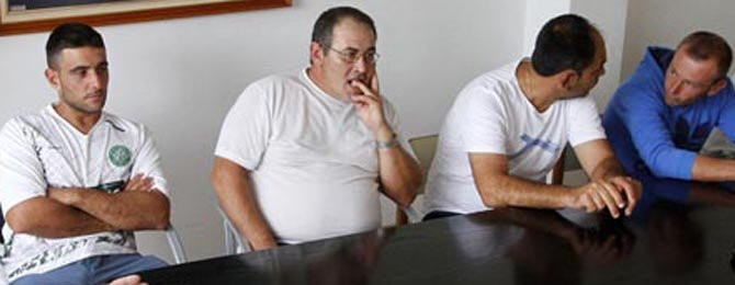 La Cofradía de A Illa denuncia a José Portas  por sus declaraciones contra los trueleiros