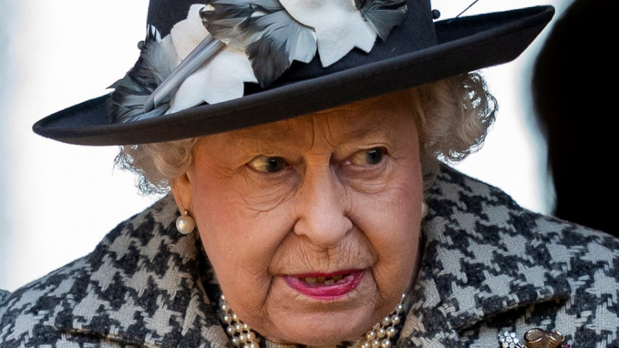 La reina Isabel II pierde dominios