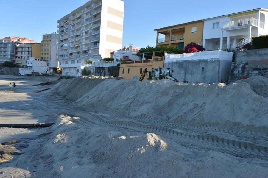 La playa de A Carabuxeira reabre a los bañistas el próximo 18 de junio