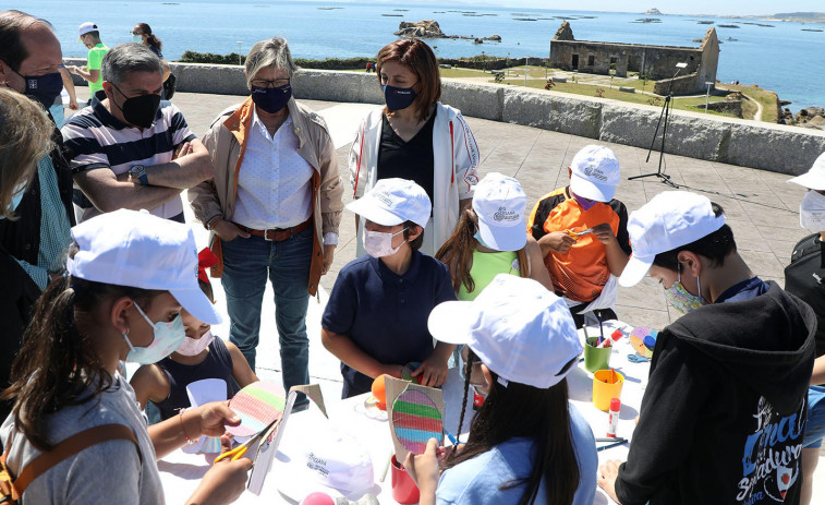 La Xunta anima en Ribeira a tomar conciencia y evitar los impactos en los ecosistemas