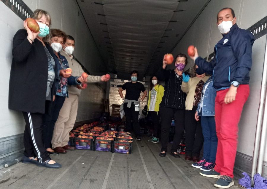 Mucho más que dos toneladas de solidaridad llegan a O Barbanza con mucha frescura