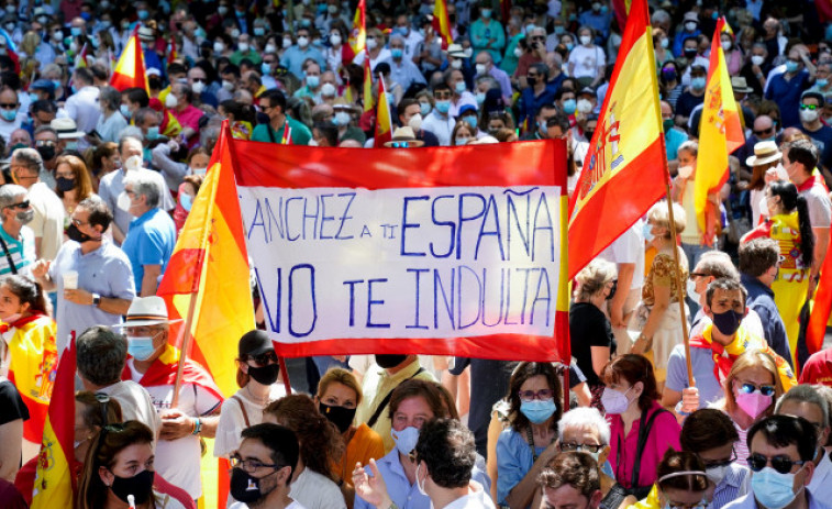 La Plaza de Colón grita no a los indultos y los líderes evitan la foto de la derecha