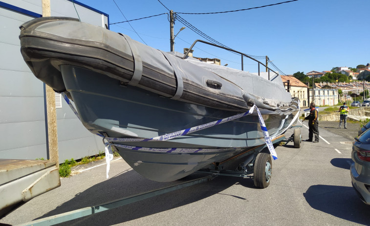 Detenido el guardador de las narcolanchas en una nave junto el muelle de Insuela, en Palmeira