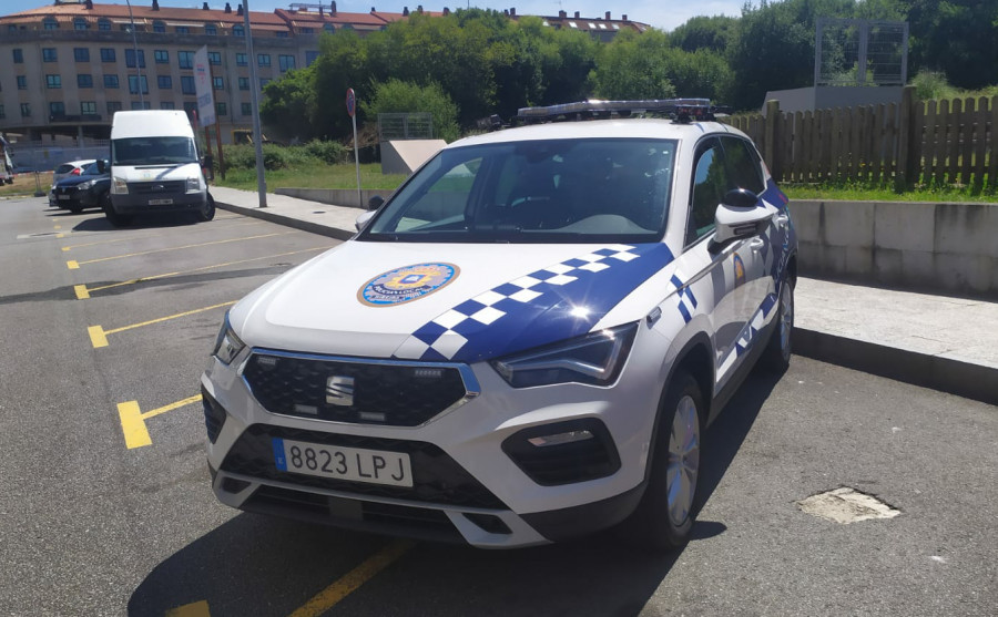 ​Herida una conductora de 61 años en una colisión entre dos coches en un cruce en Os Páramos, en Ribeira