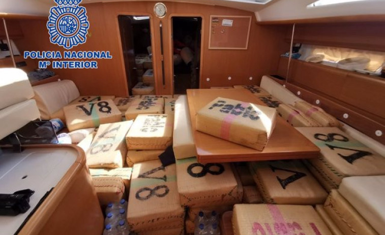 La Policía Nacional interviene un narcovelero con seis toneladas de hachís en aguas internacionales del Mediterráneo