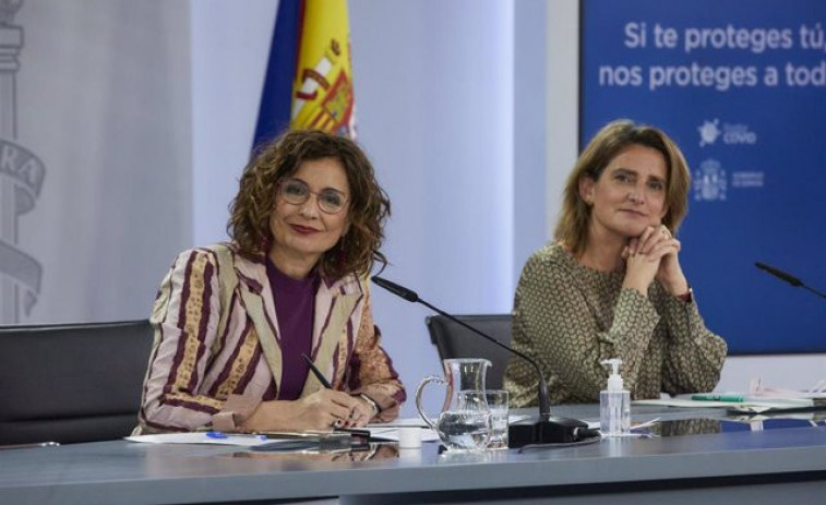 Los socios del Gobierno apoyan rebajar el IVA de la luz, aunque sea un 