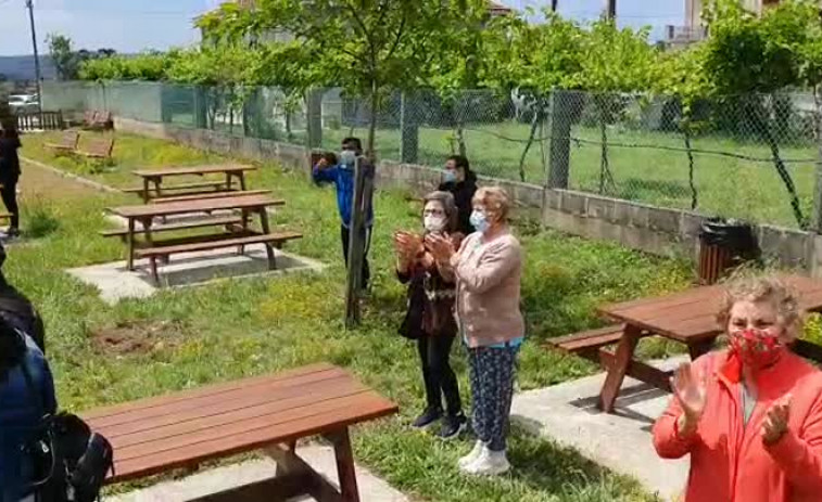 Aplausos para despedir un curso difícil en Castrelo