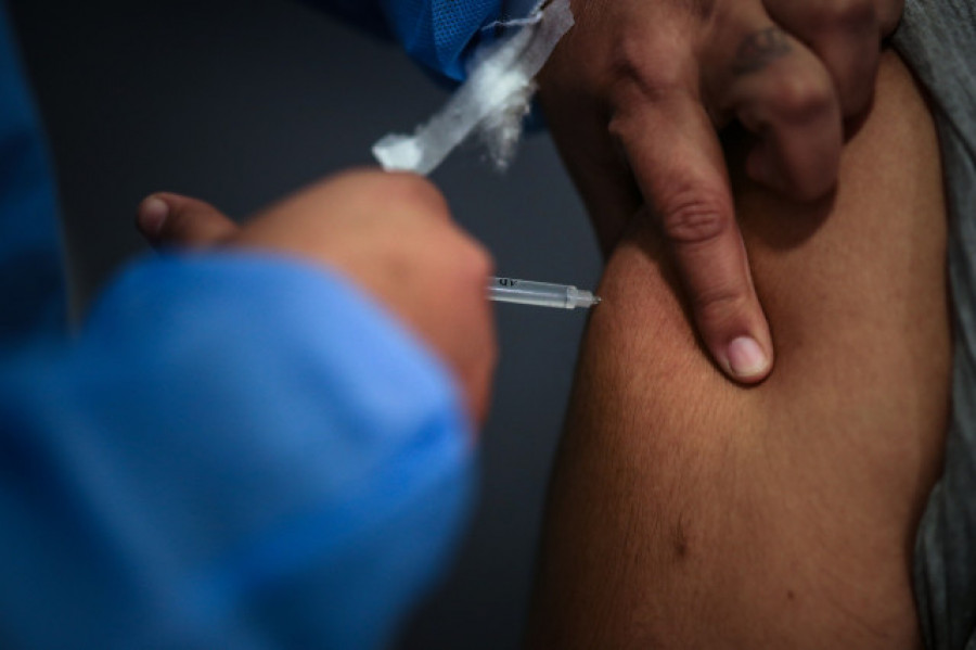 Galicia quiere empezar a vacunar a la franja 30-39 la primera semana de julio
