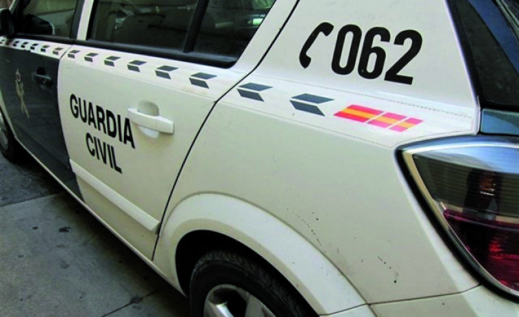 Detenido en Oza-Cesuras por intentar agredir a agentes de la Guardia Civil con una motosierra