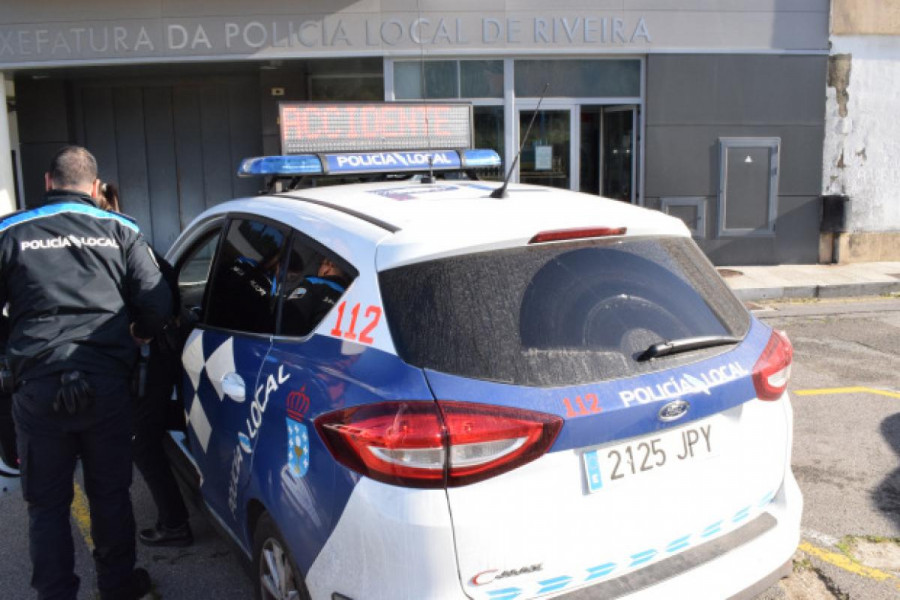 Denunciado un conductor sexagenario en Ribeira por triplicar la tasa de alcoholemia