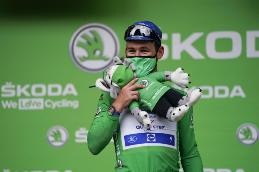 Cavendish reverdece laureles en el Tour y se acerca a Merckx