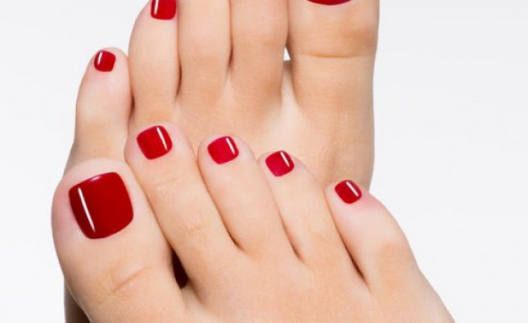 Los podólogos advierten de que el exceso de esmaltes permanentes pueden provocar daños irreparables en las uñas