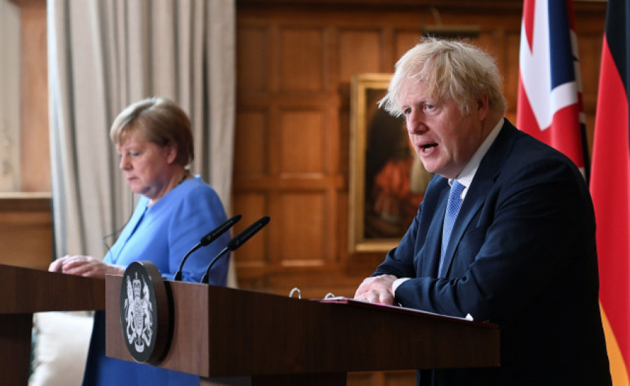 Merkel y Johnson buscan "soluciones pragmáticas" tras la reunión bilateral de Alemania y Reino Unido