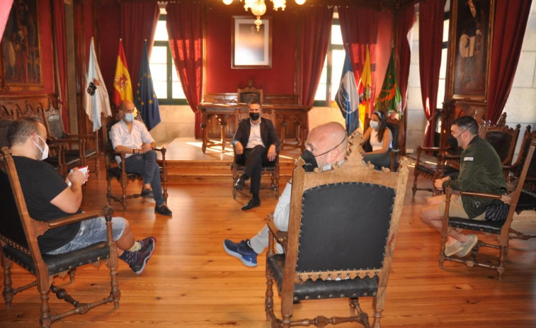 Alberto Varela advierte a la “minoría” de hosteleros infractores de que se enfrentan al cierre del local