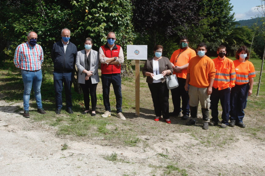 La Ecobrigada de Amicos muestra su valía con la recuperación del jardín botánico de Granbazán