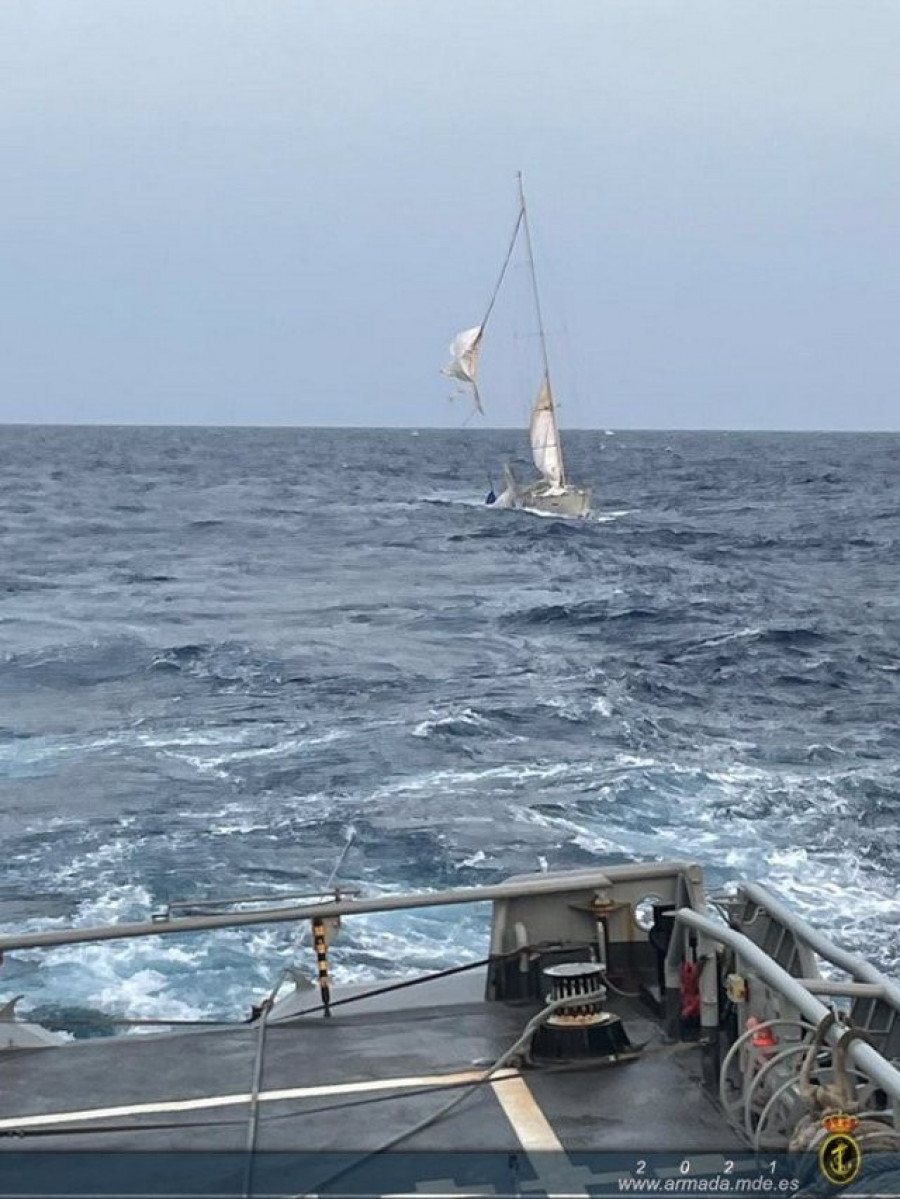 Rescatan al velero escuela 'Tambo' de la Armada al perder propulsión tras partir de Las Palmas de Gran Canaria