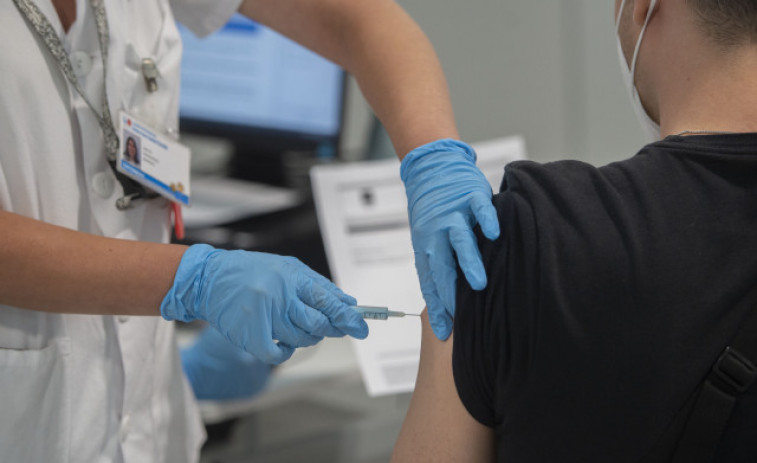 Galicia avanza en la vacunación de los jóvenes de 30 a 39 años con más de un 48% con al menos una dosis
