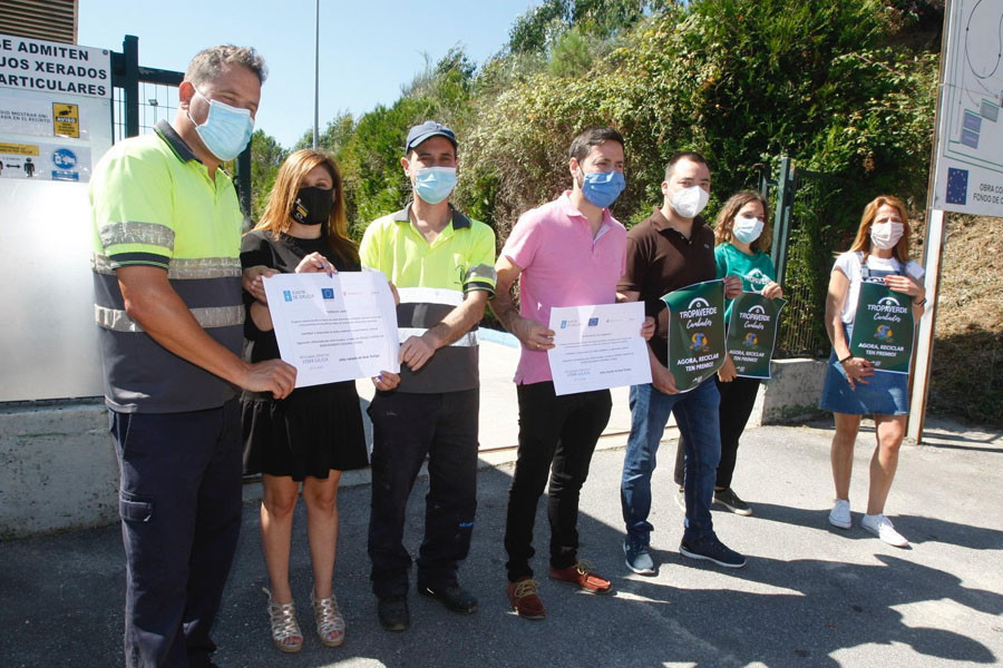 Reciclar en el punto limpio de Cambados tiene premio con la Tropa Verde y el comercio local