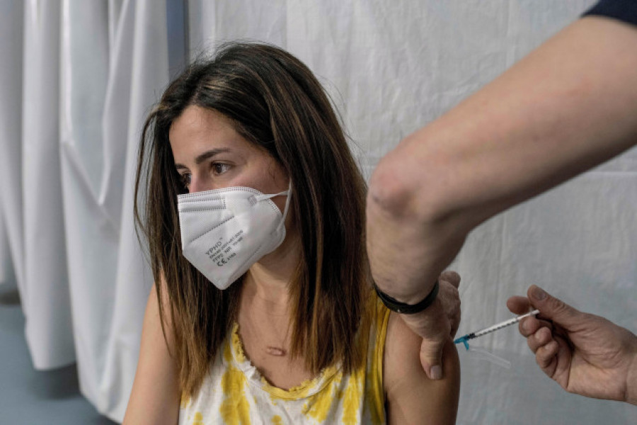Más del 64% de los gallegos ya tienen la pauta completa de la vacuna contra el covid