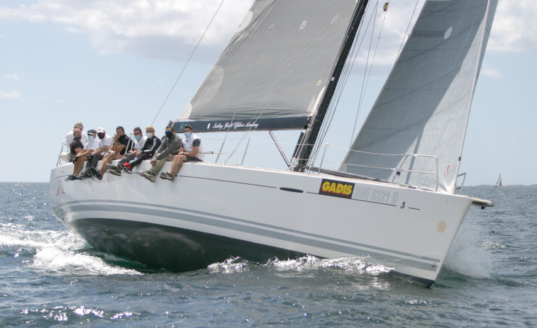 Intenso fin de semana de vela de alto nivel en Sanxenxo y Ribeira