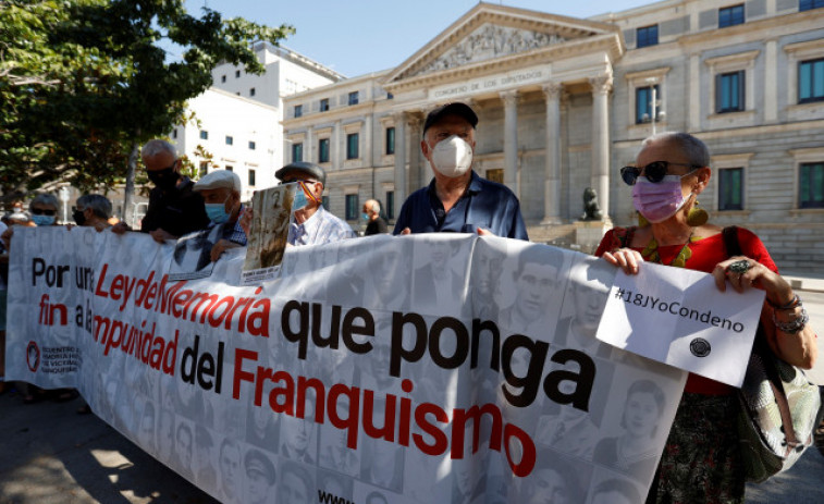 El Gobierno aprueba una Ley de Memoria que equipara a España con Europa