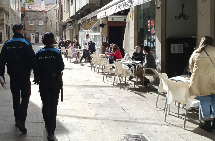 La Policía logra frustrar actos vandálicos en Ribeira por segunda madrugada consecutiva