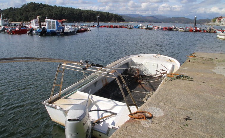 La reorganización del Puerto de Carril, pendiente todavía del dragado previsto por la Xunta