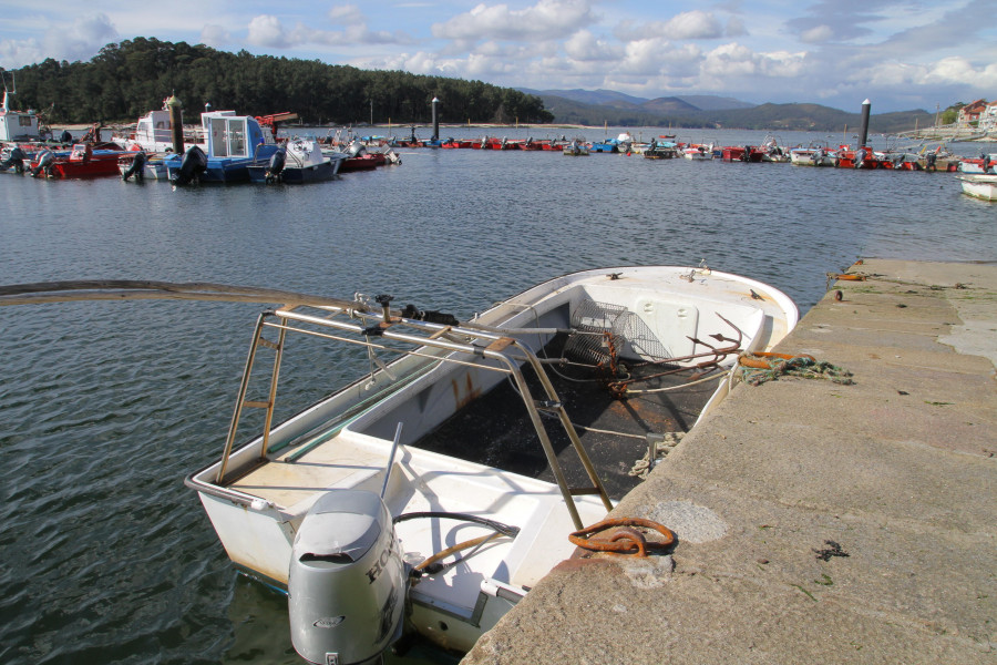 La reorganización del Puerto de Carril, pendiente todavía del dragado previsto por la Xunta