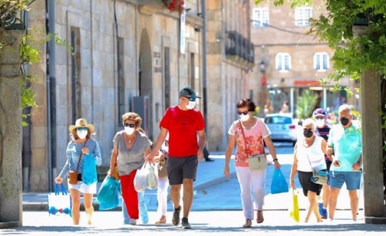 Galicia supera los 300 hospitalizados por covid-19 y los contagios se mantienen por encima del millar