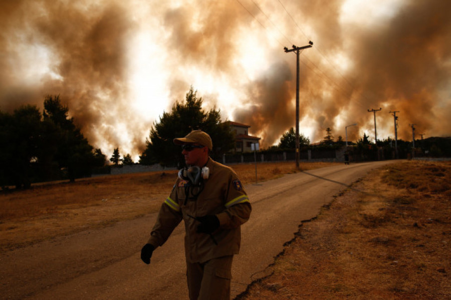 Argelia, con 65 muertos, lidera el trágico balance de los incendios en el Mediterráneo