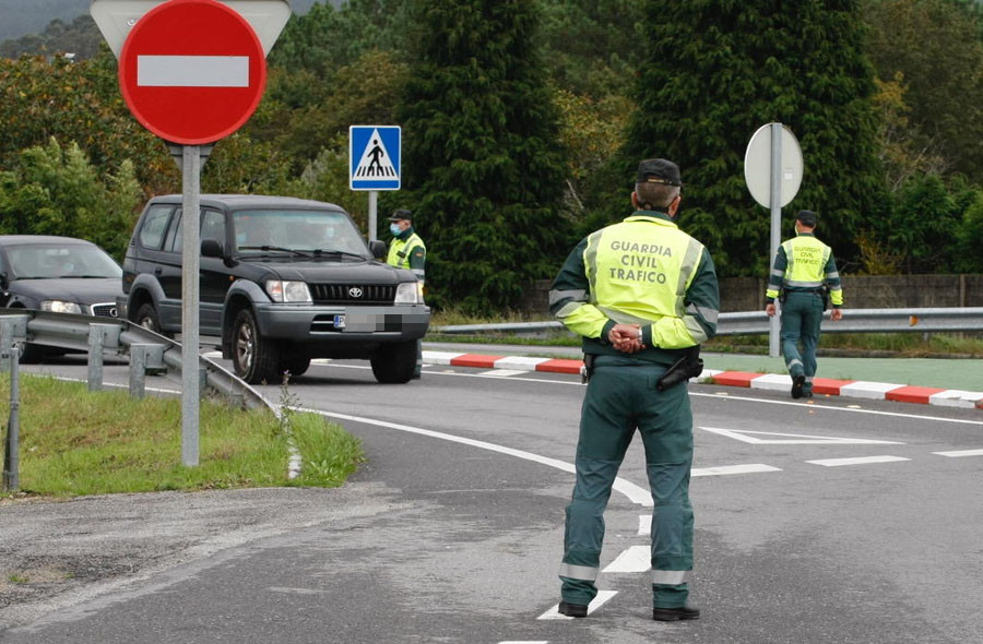 Detienen a un vecino de Boiro y otro de A Pobra por el atraco con arma blanca de un estanco