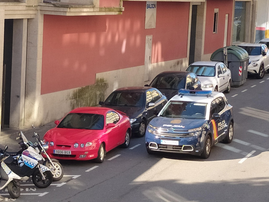 Queda en libertad un conocido delincuente por el atraco a una taxista en Ribeira