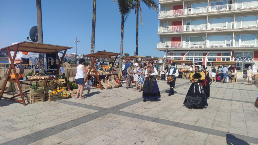 Sanxenxo celebra doce días de fiestas patronales y recupera el espectáculo pirotécnico en Silgar