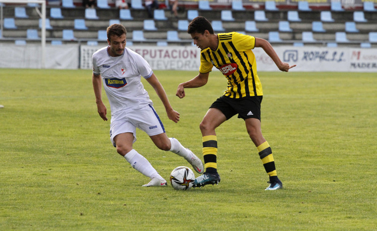 El Arosa pone a prueba su sistema defensivo ante el potente Compos