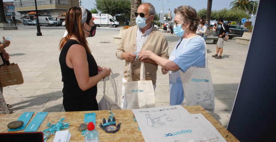 DepoMar defiende en Cambados la conservación ambiental marina y la labor de las mariscadoras