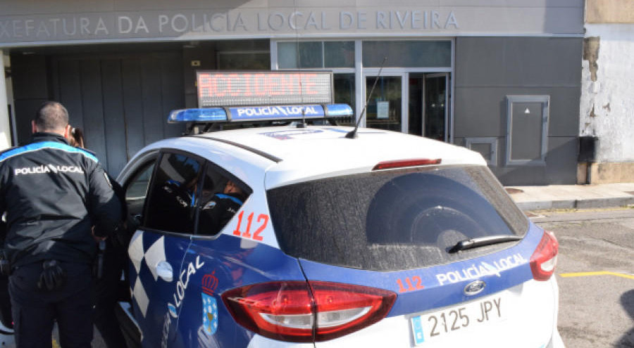 La Policía Local estudia denunciar a una joven de Ribeira por insultos y amenazas en una red social