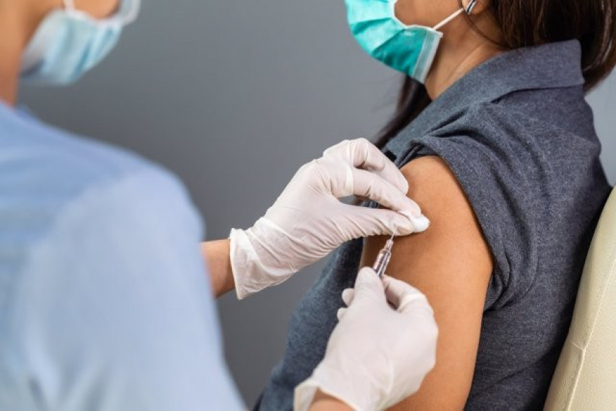 Administrar las dos dosis de vacuna reduce un 49% la probabilidad de tener Covid-19 persistente